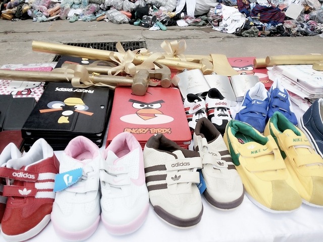 タイ当局、海賊版70万点を廃棄処分