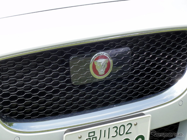 ジャガー XE