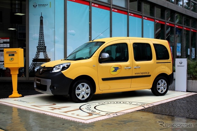 ルノー カングー ラ・ポスト(サイド及びリアのLA POSTEマークは展示車のみの仕様)