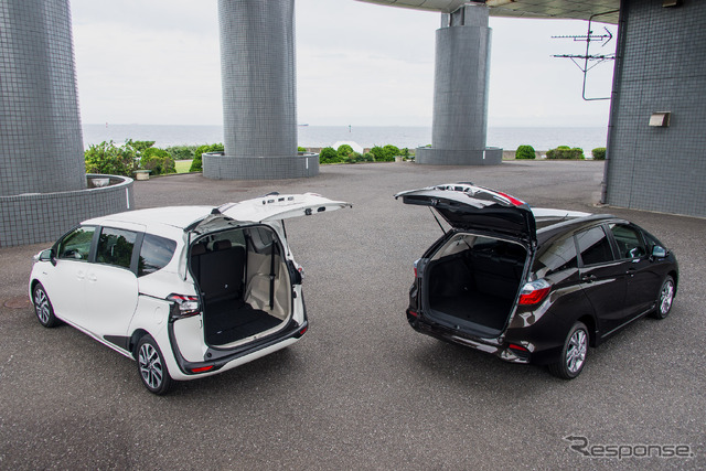 トヨタ シエンタ(左)とホンダ シャトル(右)