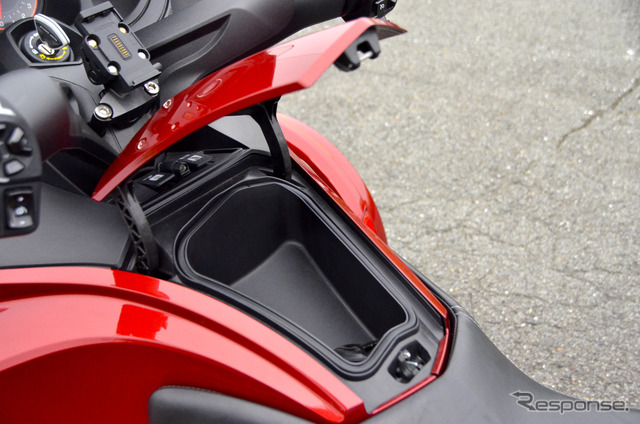 BRP CAN-AM SPYDER メディア向け試乗会にて、Can-Am Spyde RT。