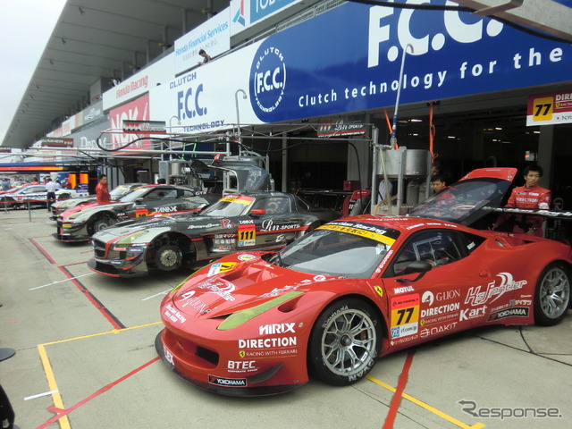 多彩な車種が争うGT300クラス。