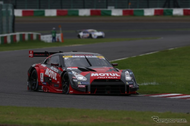 鈴鹿1000kmのGT500クラス予選1位、#1 ニスモGT-R。