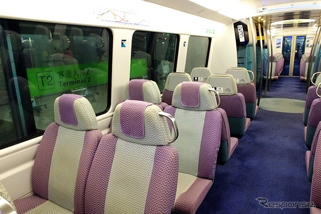 機場快線の車両は、ドイツ、ダイムラー・クライスラー系列のアドトランツと、スペインのCAFなどが手がけた8両編成