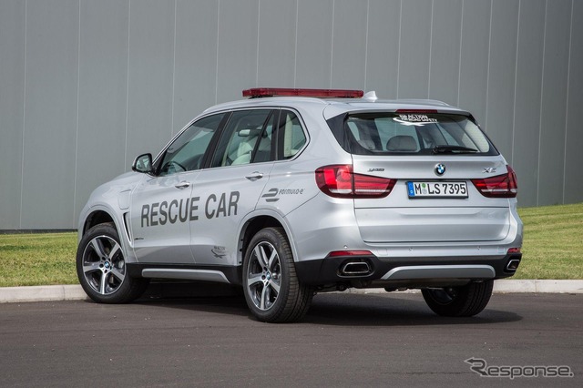 BMW X5 新型のPHVがフォーミュラE のレスキュー車に
