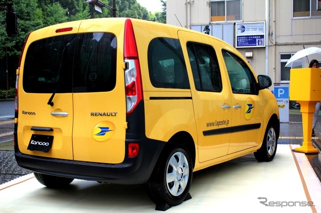 ルノー カングー ラ・ポスト(サイド及びリアのLA POSTEマークは展示車のみの仕様)