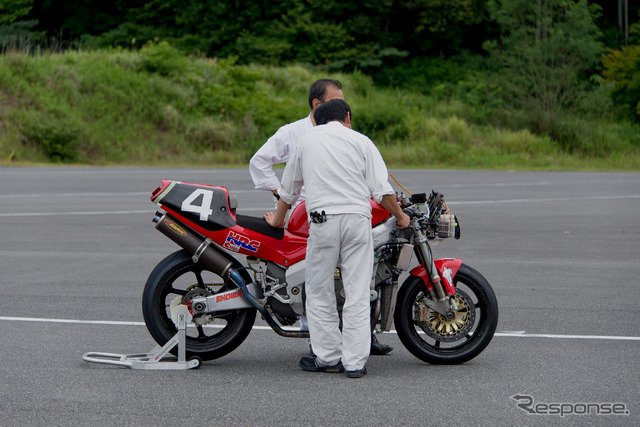 ホンダ RVF/RC45('99)