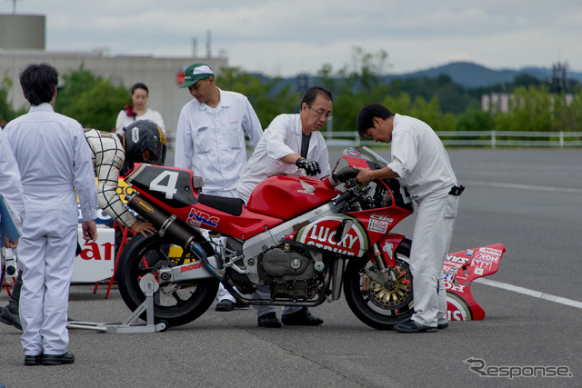 ホンダ RVF/RC45('99)