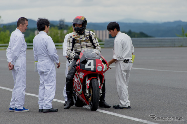 ホンダ RVF/RC45('99)