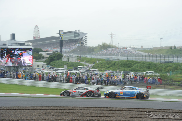 アウト側から見た2コーナーの激感エリア（SUPER GT 第5戦）