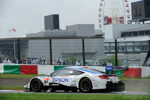 アウト側から見たS字コーナーの激感エリア(SUPER GT 第5戦)
