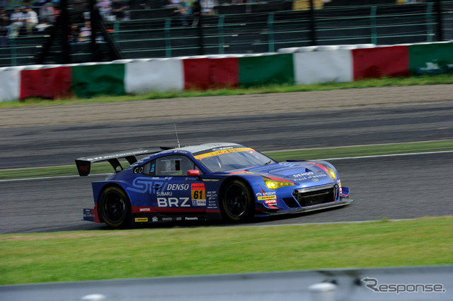 2コーナー激感エリアから見たマシン(SUPER GT 第5戦)