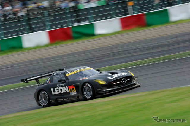 2コーナー激感エリアから見たマシン(SUPER GT 第5戦)