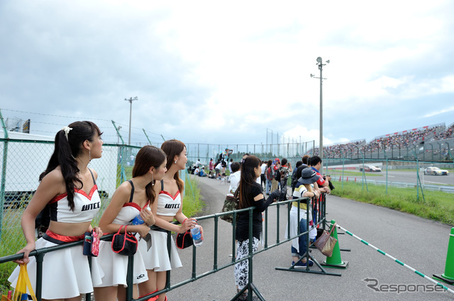 最終コーナーの激感エリアの風景(SUPER GT 第5戦)