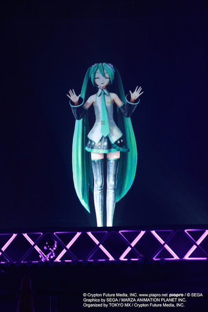 【レポート】デビューから8年、ついに初音ミクが武道館に!7回うるっとして2回ガチ泣きした「マジカルミライ 2015」初日ライブ
