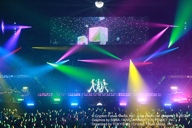 【レポート】デビューから8年、ついに初音ミクが武道館に!7回うるっとして2回ガチ泣きした「マジカルミライ 2015」初日ライブ