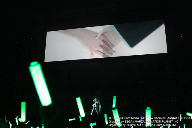 【レポート】デビューから8年、ついに初音ミクが武道館に!7回うるっとして2回ガチ泣きした「マジカルミライ 2015」初日ライブ