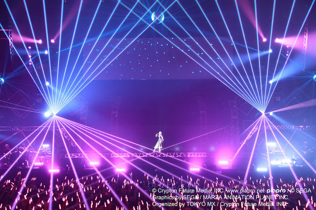 【レポート】デビューから8年、ついに初音ミクが武道館に!7回うるっとして2回ガチ泣きした「マジカルミライ 2015」初日ライブ