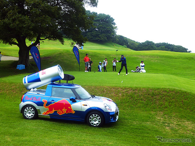 最後の5ホールで勝負を決める「RED BULL FINAL 5」が開催された川奈ホテルゴルフコース(静岡県伊東市、9月6日)