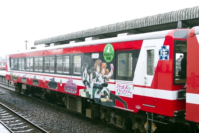 鹿島臨海鉄道が走らせたガルパン仕様のラッピング電車