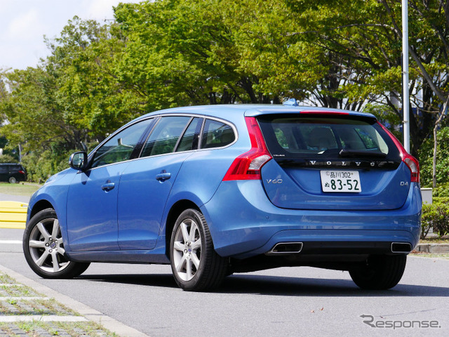 ボルボ V60 D4