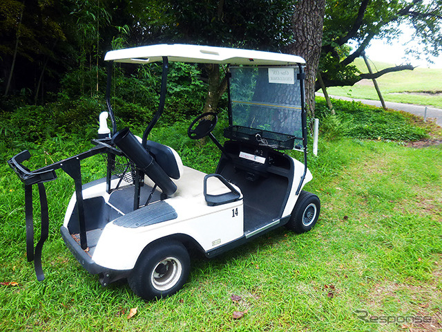 EZGO(米国、イージーゴー)製2人乗りカートなどの姿もあった