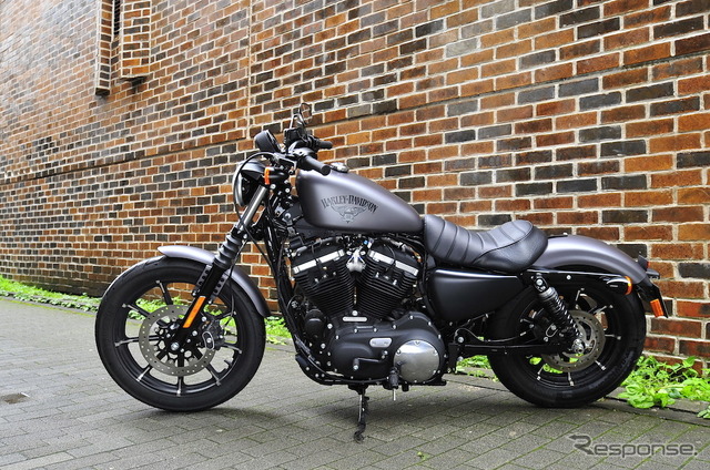2016年型XL883N アイアン883。