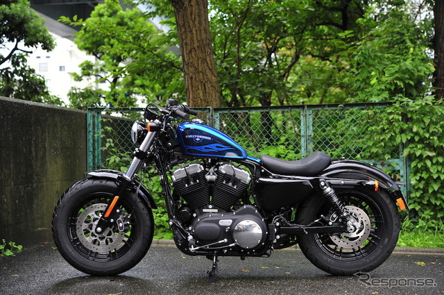 2016年型XL1200X フォーティーエイト。