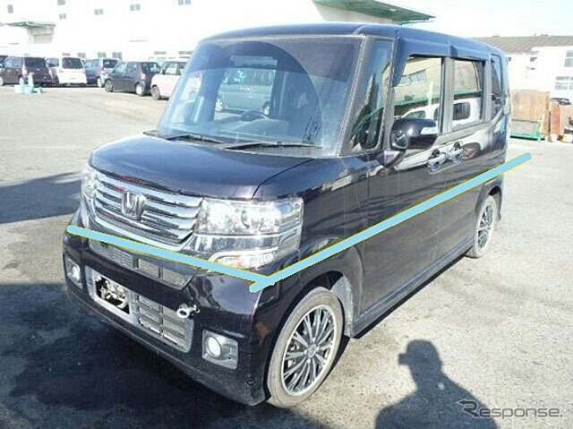 水害車両 N-BOXカスタム（青線は水没ライン）