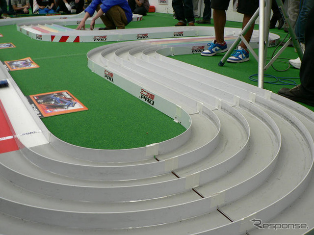 ミニ四駆プレスカップ　全開アタックだ! …5レーンサーキットレース