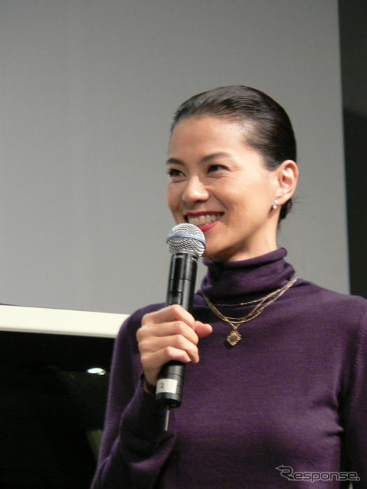 【三菱 eK 新型発表】写真蔵…ママになった江角マキコさん