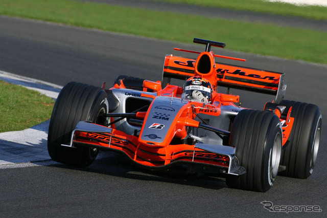 スパイカーMF1の新マシンがお目見え