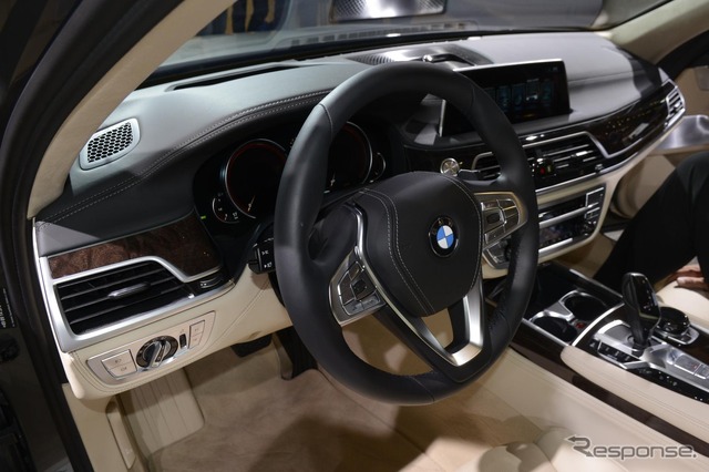 BMW 7シリーズ 新型(フランクフルトモーターショー15)