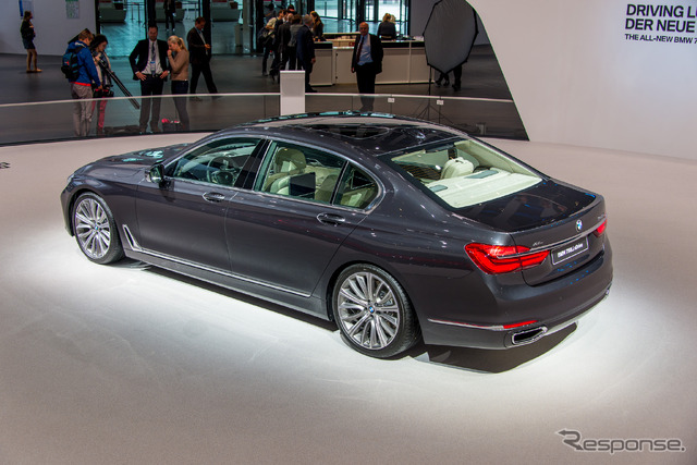 BMW 7シリーズ 新型(フランクフルトモーターショー15)