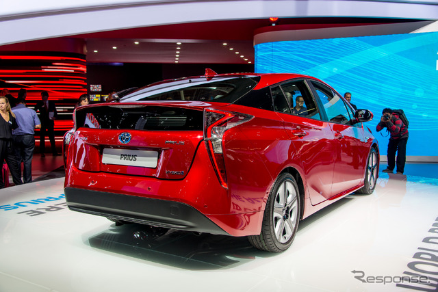 トヨタ プリウス 新型(フランクフルトモーターショー15)