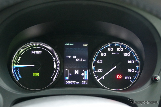 三菱アウトランダーPHEV