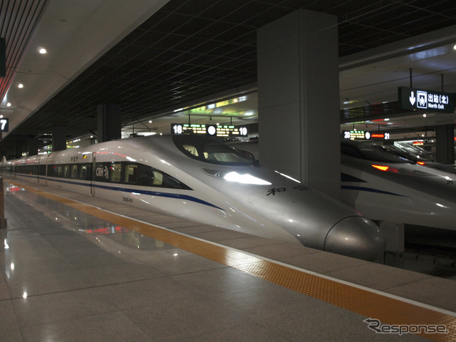 米国で高速鉄道を計画する民間企業のエクスプレス・ウエストは中国企業と合弁で合意したと発表。写真は中国の高速鉄道で運行されるCRH380A形