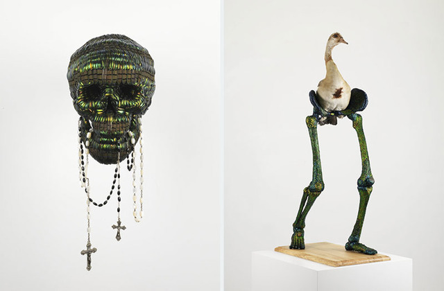 <左>《SKULL WITH THE TOOL OF POWER(髑髏と権力の道具)》 <右>《DIVINE FERTILITY (神から授かる豊穣多産)》