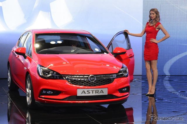 オペル アストラ 新型(フランクフルトモーターショー15)