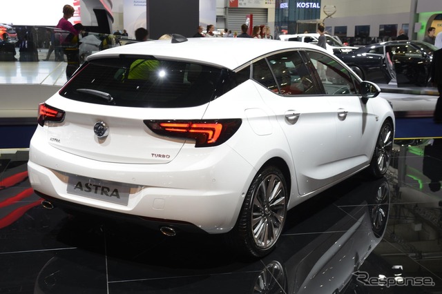 オペル アストラ 新型(フランクフルトモーターショー15)