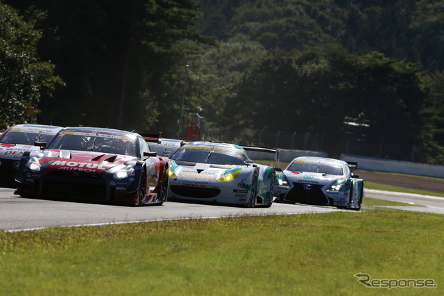 #1 GT-R(写真先頭)は決勝6位。