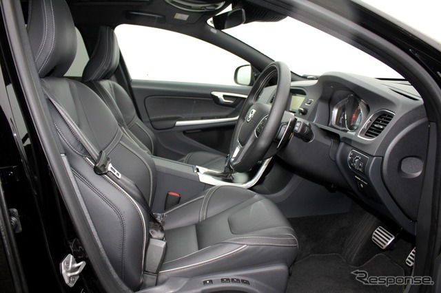 ボルボ V60 D4 R-DESIGN ポールスターパフォーマンスパッケージ