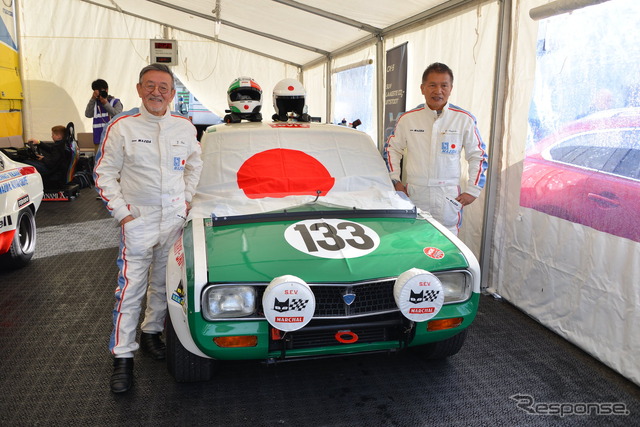 マツダ ファミリアロータリークーペマツダ ファミリアロータリークーペでスパを走った加藤仁さん(左)と、チューニングを手掛けた、アール・イー・杉山の杉山栄一さん