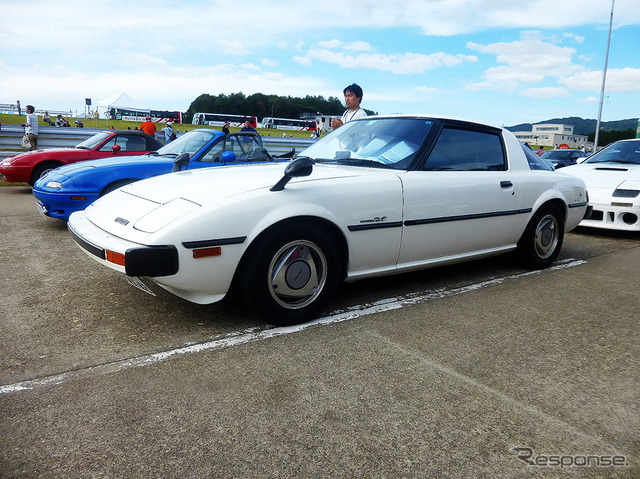 サバンナRX-7(広島・三次試験場50周年マツダファンミーティング、9月20日)