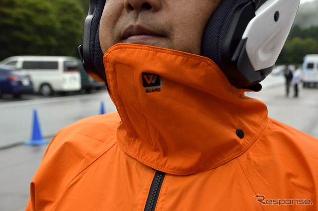 ワイズギアのバイク用レインウェア『アクアクルーズシリーズ』。