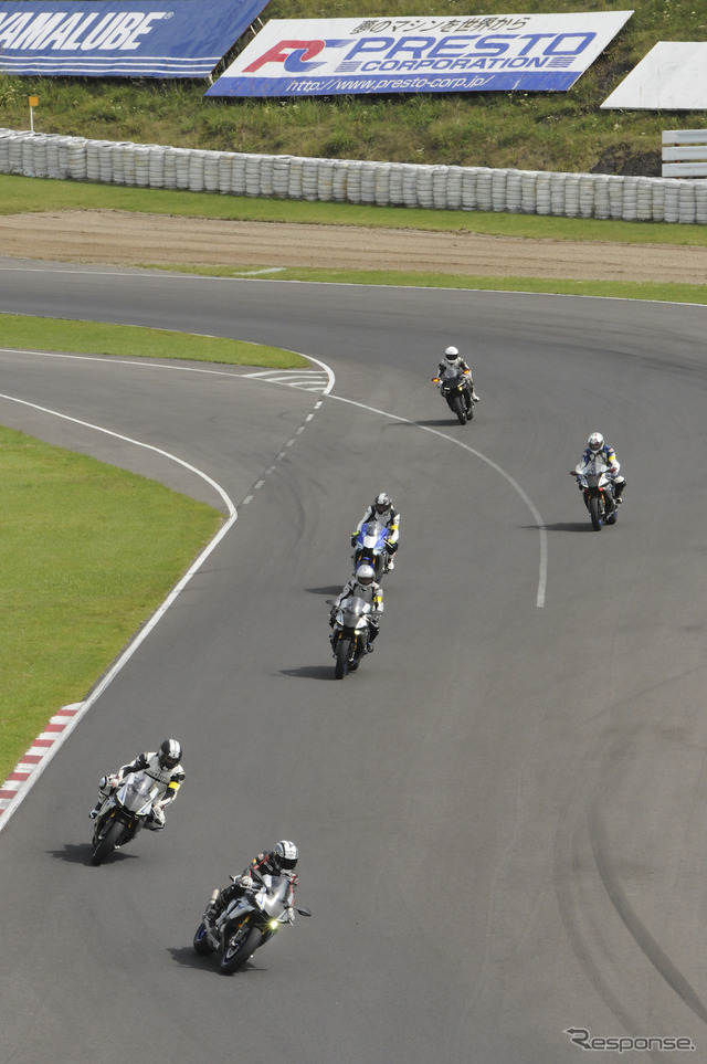 2015年9月21日、スポーツランドSUGO(宮城県柴田郡村田町)にて開催された『YZF-R1/R1Mオーナーズミーティング』。