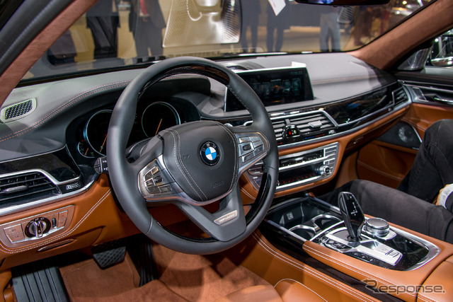 BMW 新型 7シリーズ(フランクフルトモーターショー15)