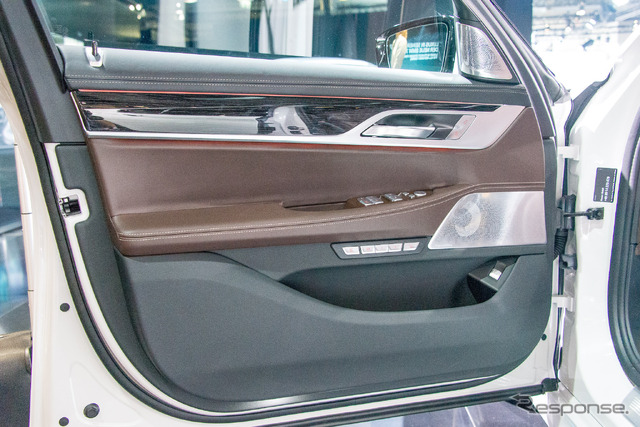 BMW 新型 7シリーズ(フランクフルトモーターショー15)