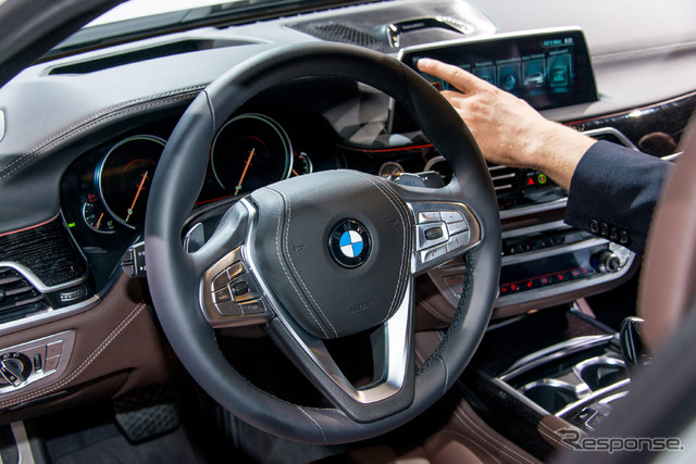 BMW 新型 7シリーズ(フランクフルトモーターショー15)