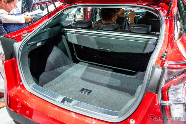 トヨタ プリウス 新型(フランクフルトモーターショー15)